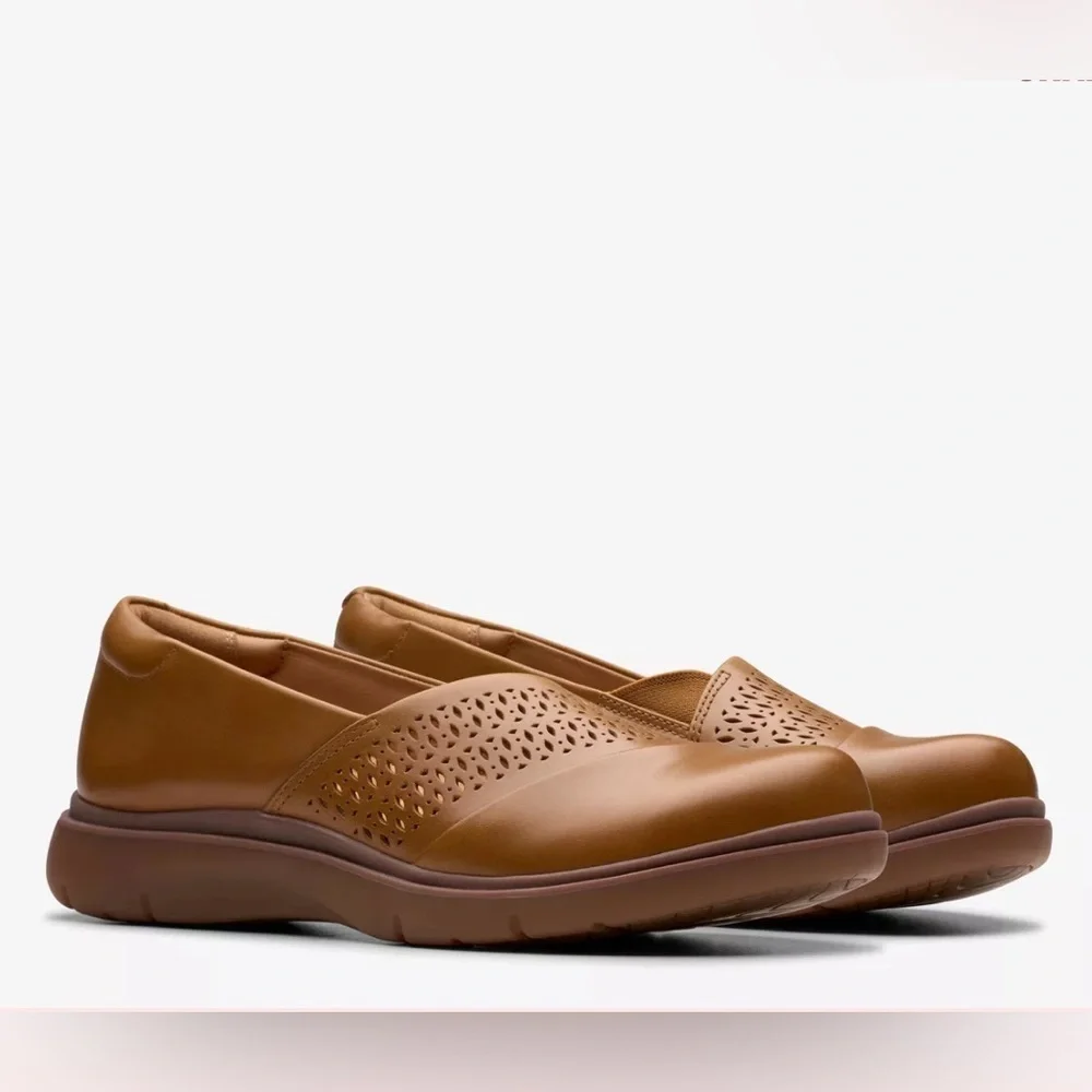 Clarks | Certina Edge Tan Leather Flat, Size 8W, NWT